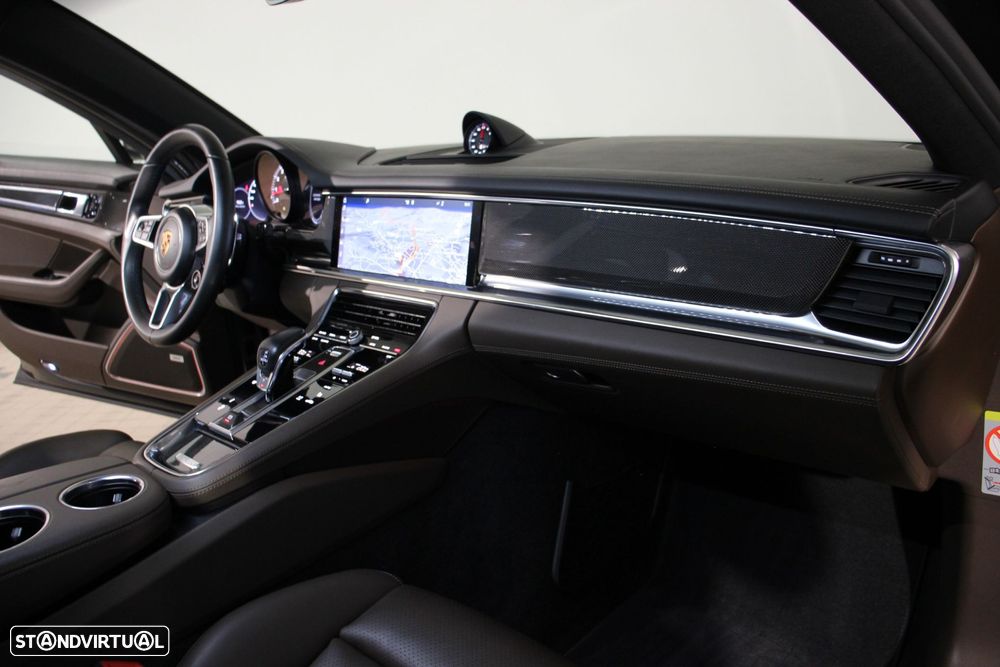 Porsche Panamera 4 S - 16