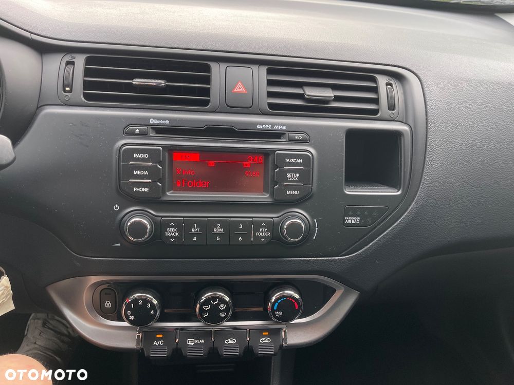 Kia Rio 1.2 Attract - 17