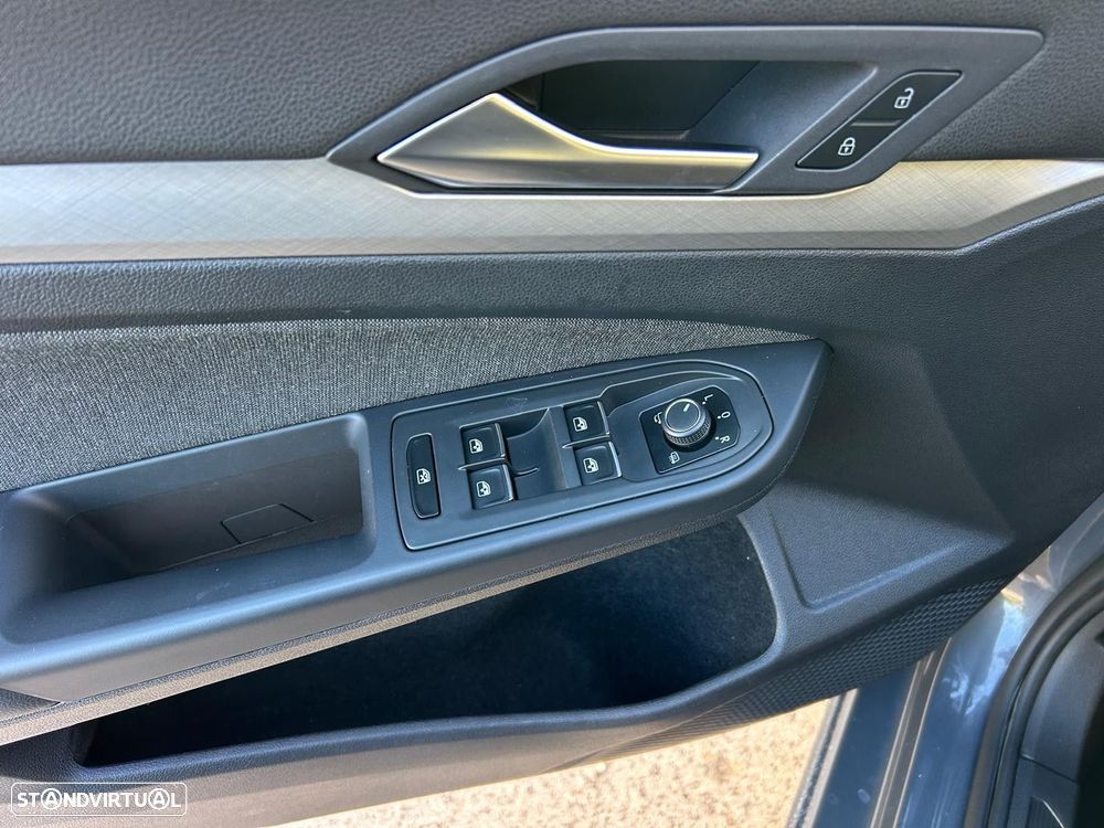 VW Golf 1.0 eTSI Life DSG - 48