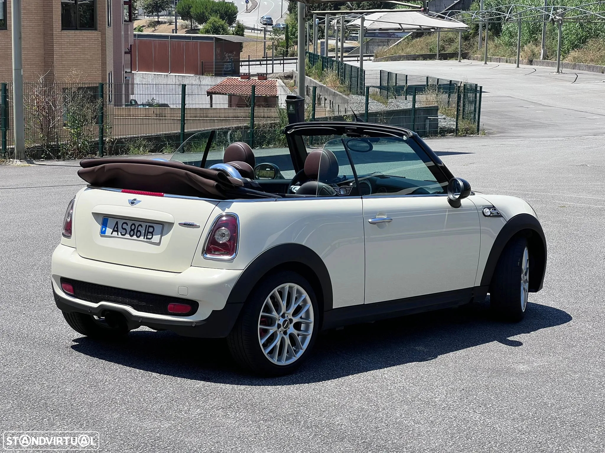 MINI Cabrio John Cooper Works - 6