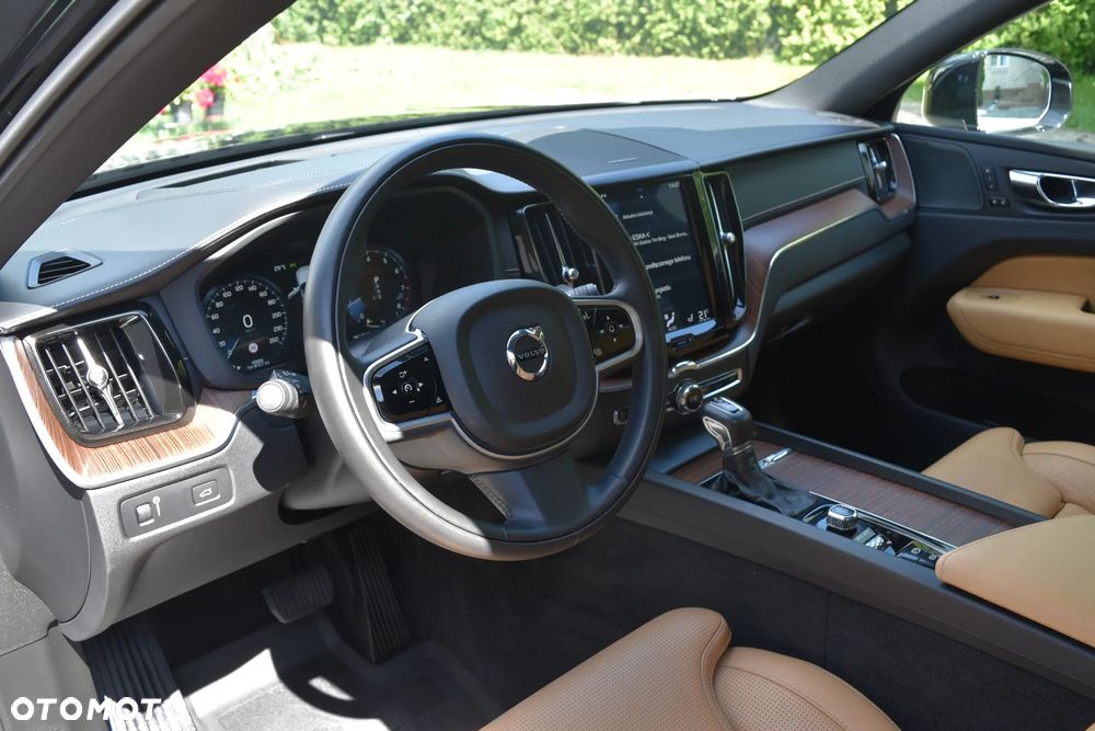 Volvo XC 40 T5 AWD Geartronic Momentum Pro - 19