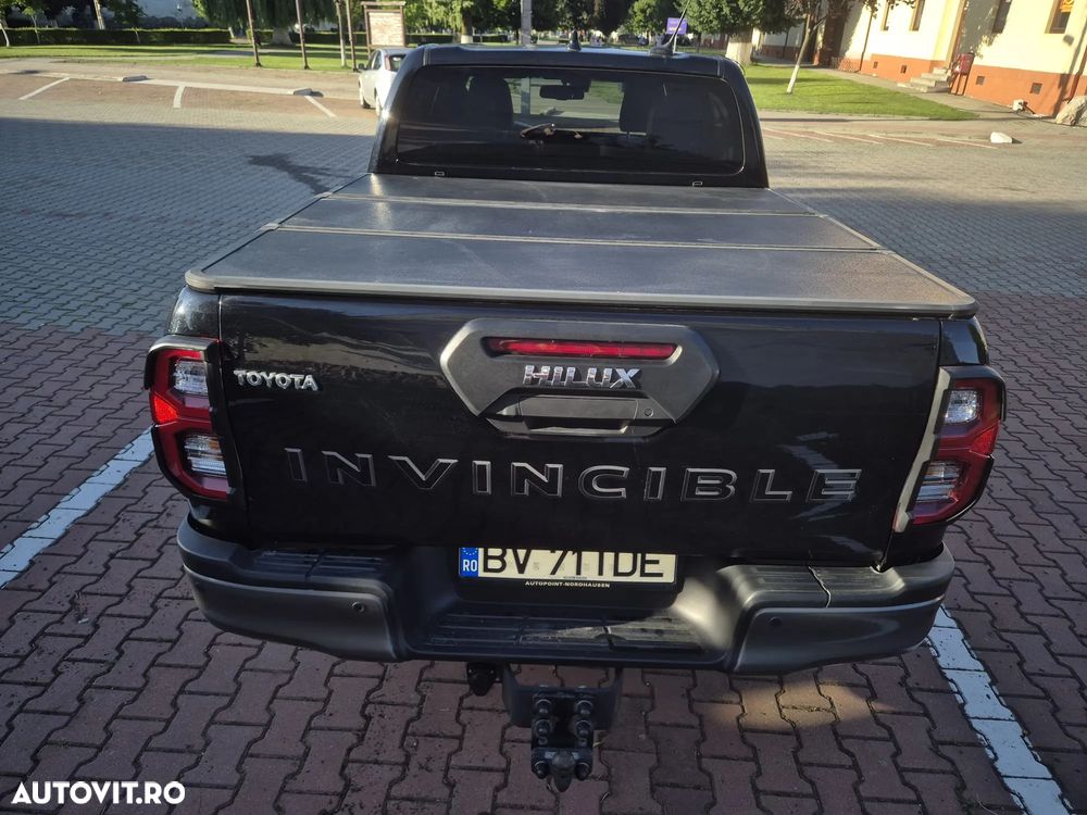 Toyota Hilux 2.8D 204CP 4x4 Double Cab AT Invincible - 3