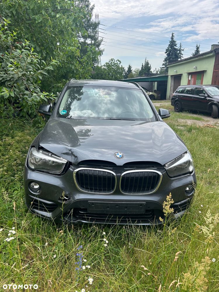 BMW X1 xDrive20i Sport Line - 3