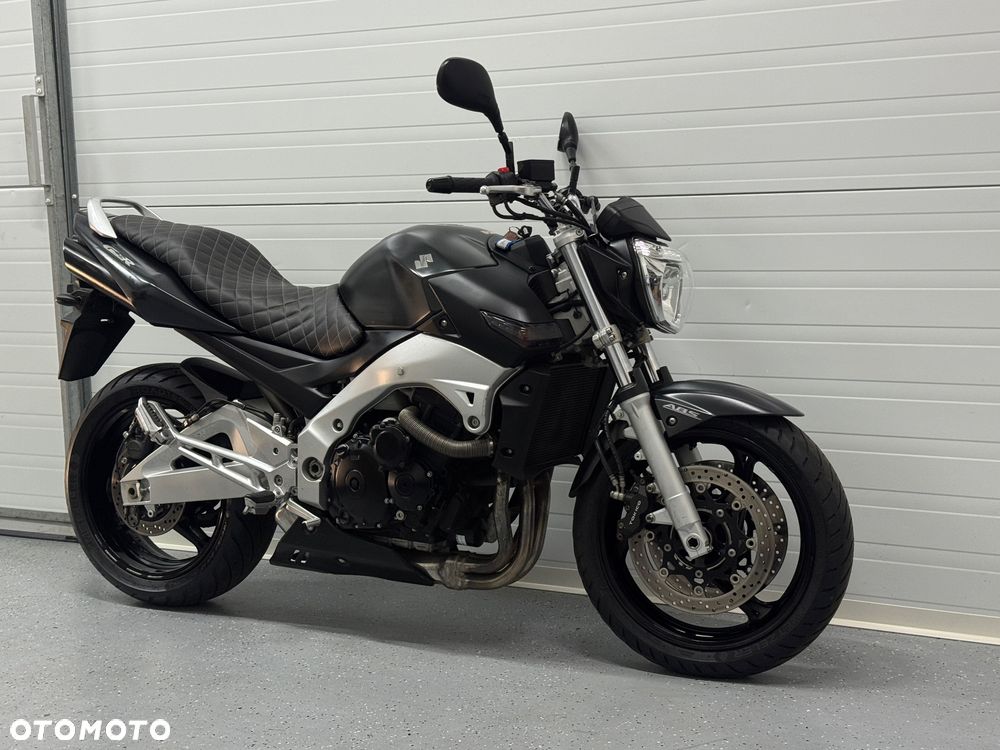 Suzuki GSR