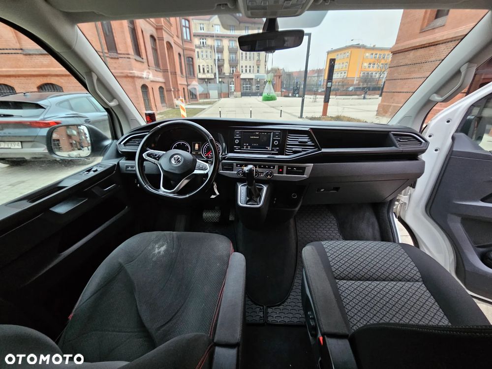 Volkswagen Multivan - 12
