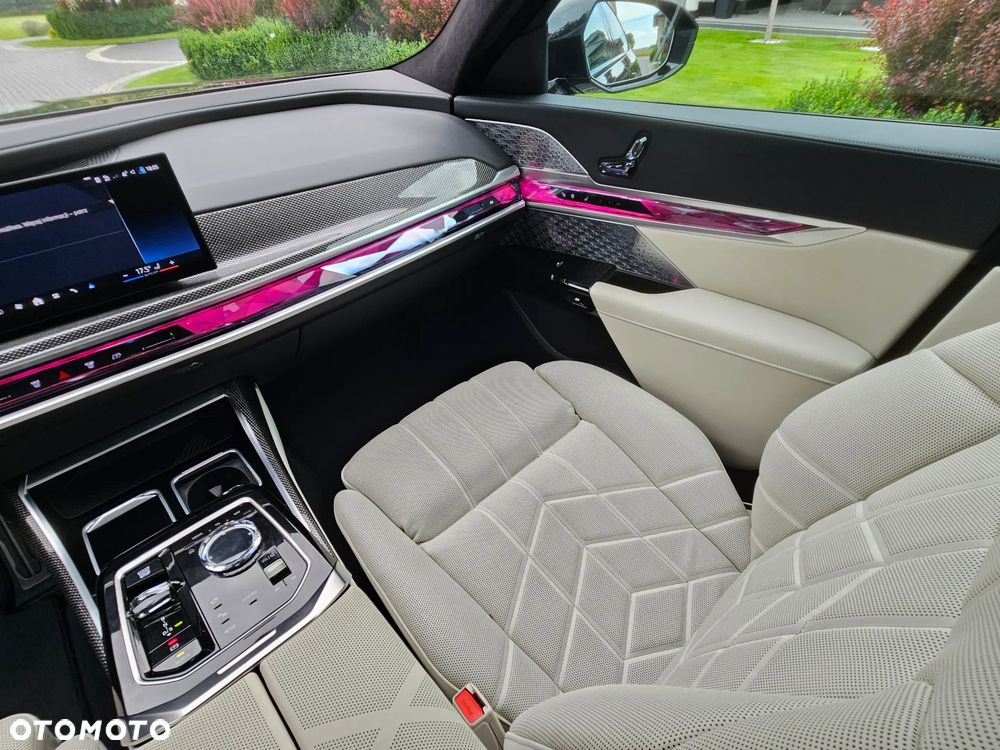 BMW Seria 7 740d xDrive mHEV sport - 25