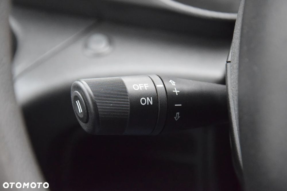 Iveco DAILY 35C16 / 2.3 - 160 KM / BRYGADÓWKA / 6 OSOBOWY / DOSTAWCZE / SKRZYNIA / KLIMA / NAWIGACJA / KAMERA COFANIA / TEMPOMAT / SERWISOWANY / SPROWADZONY - 35