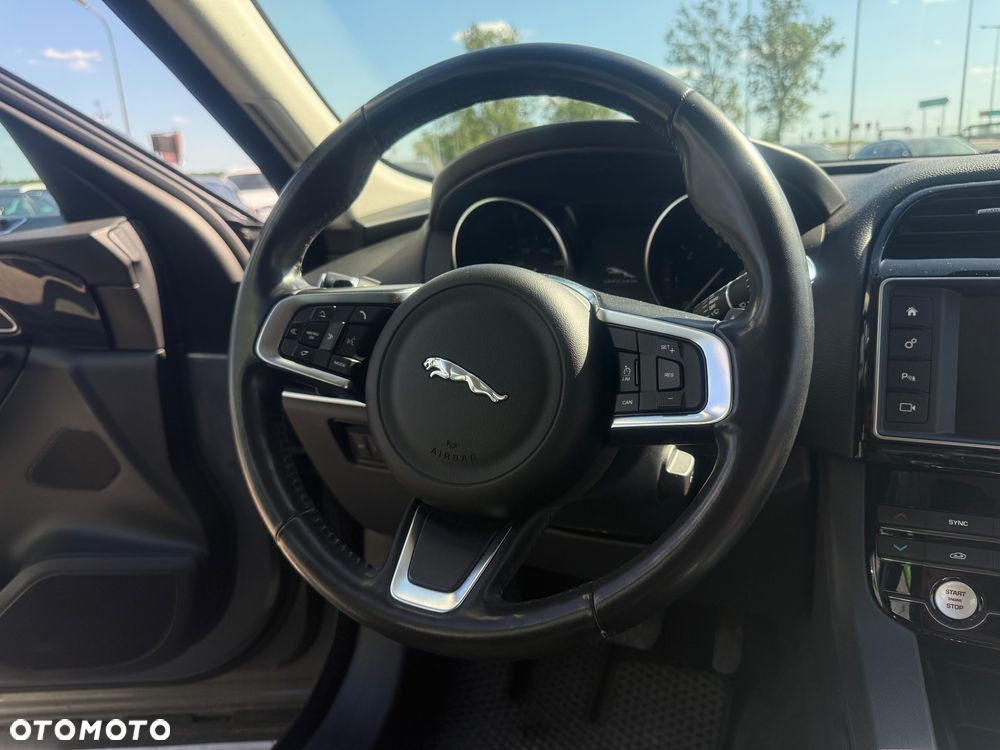 Jaguar F-Pace 2.0 i4D AWD Prestige - 15