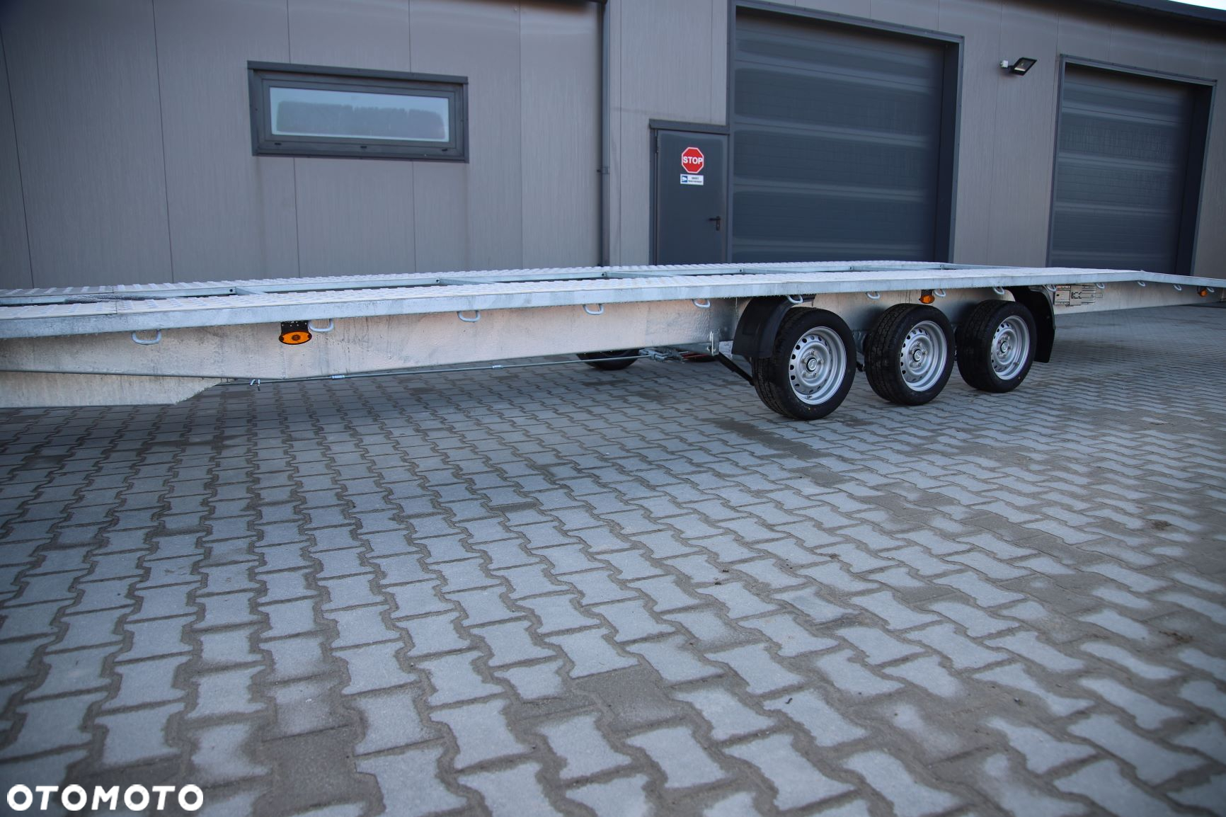 Niewiadów Indianapolis eco 8 x 2.1  3osie  koła 195r 13c - 3