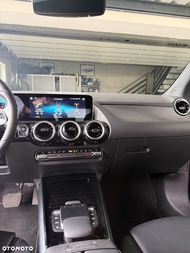 Mercedes-Benz GLA 200 Business Edition - 11