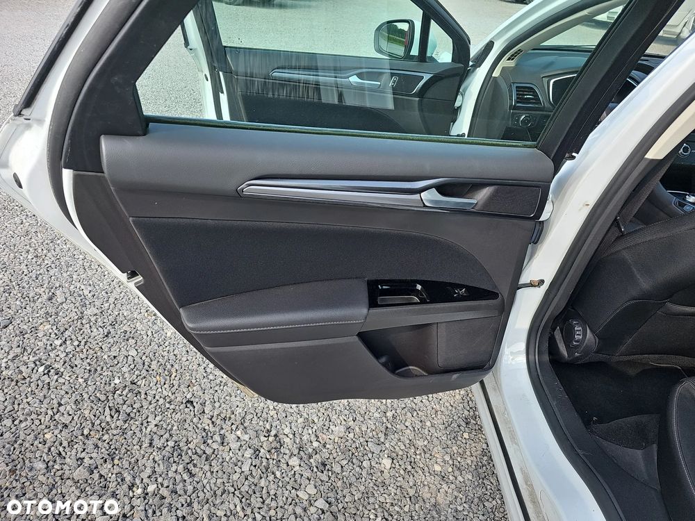 Ford Mondeo 2.0 EcoBlue Titanium - 22