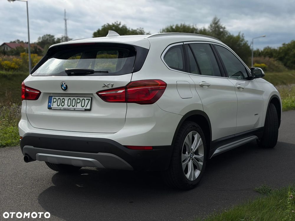 BMW X1 sDrive18i - 12
