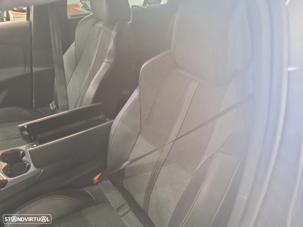 Peugeot 5008 1.5 BlueHDi GT EAT8 - 6