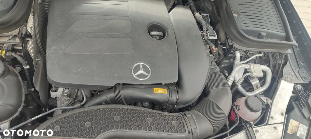 Mercedes-Benz GLC 200 4Matic 9G-TRONIC AMG Line Plus - 12