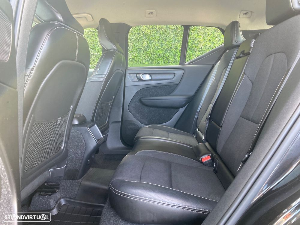 Volvo XC 40 2.0 D3 Momentum Plus - 25