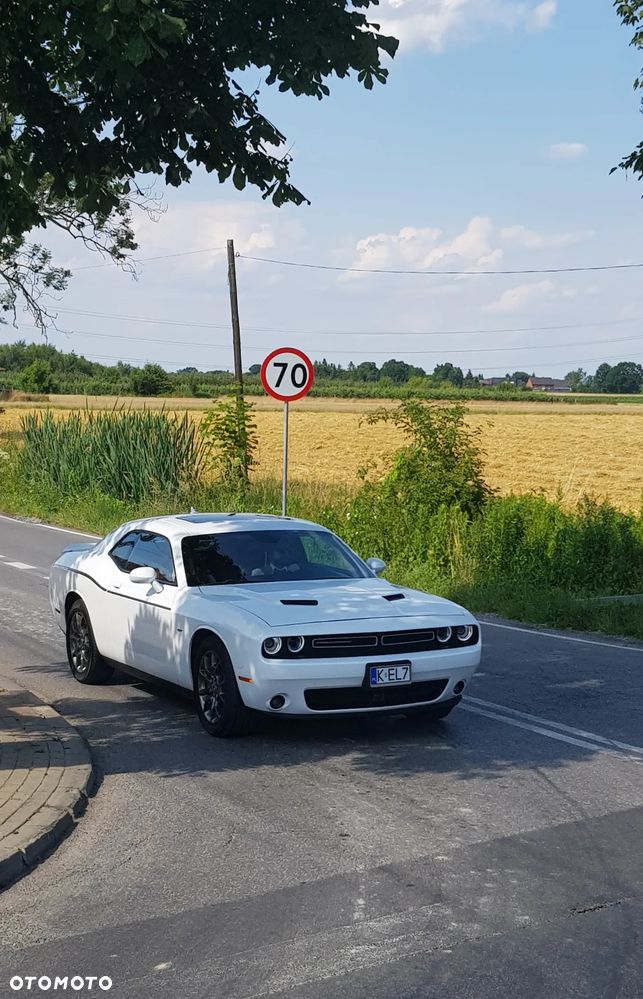 Dodge Challenger - 13