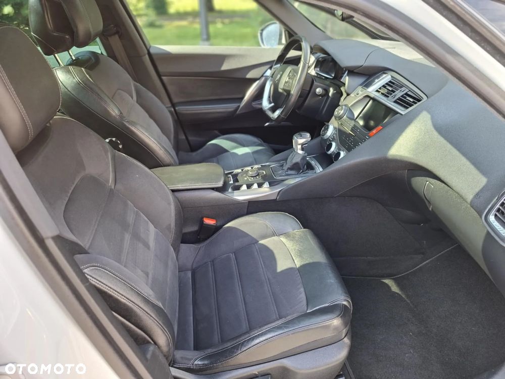 Citroën DS5 HDi 165 SoChic - 10