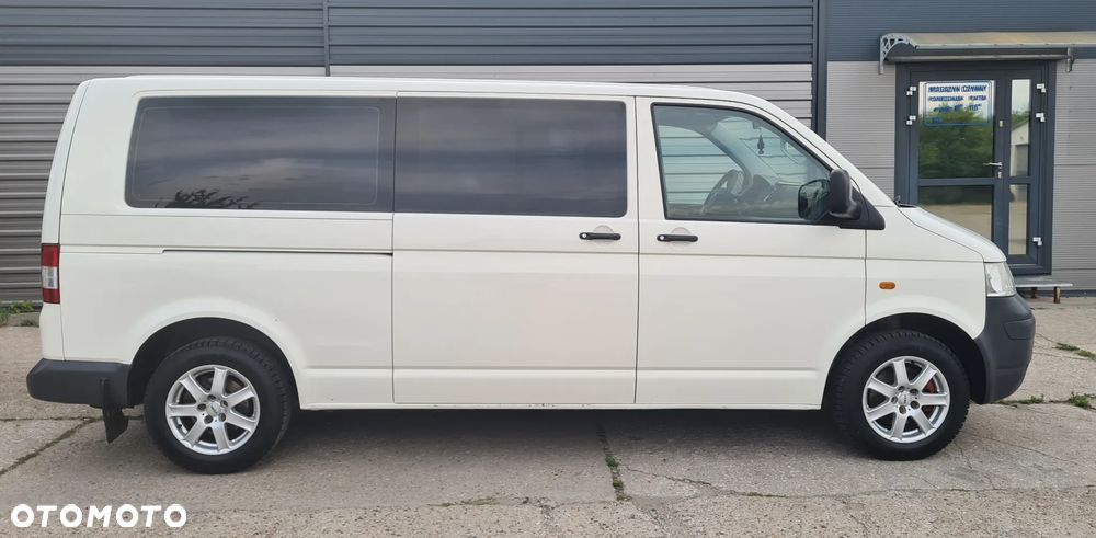 Volkswagen Caravelle - 8