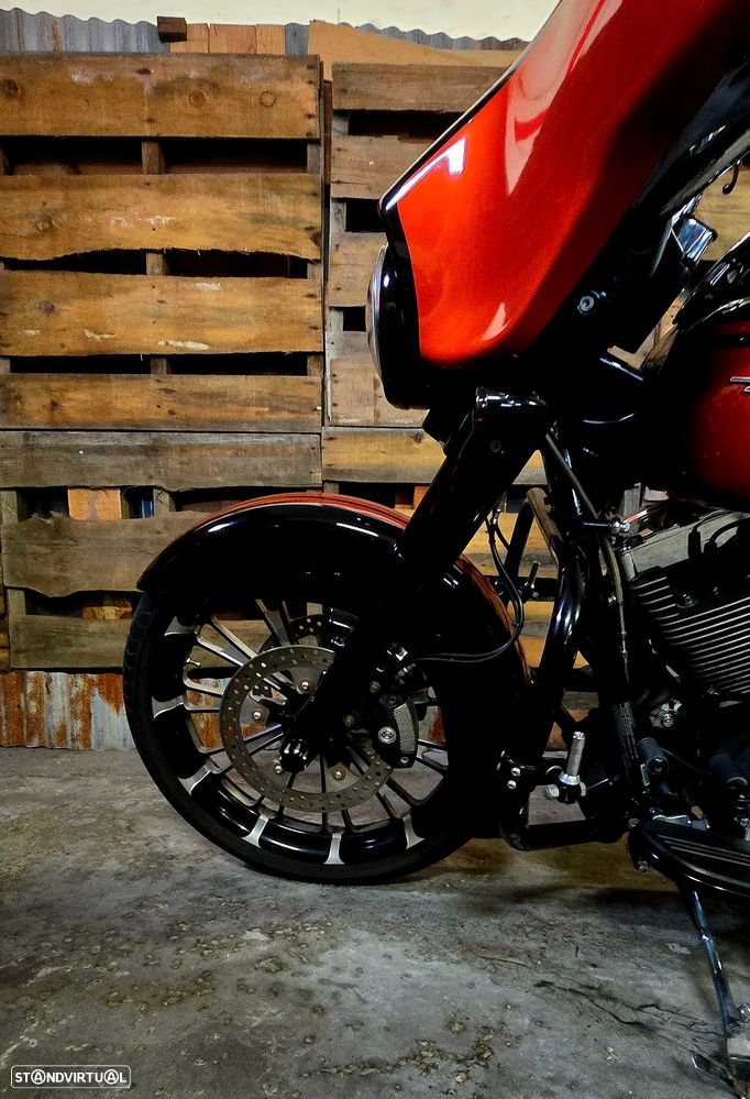 Harley-Davidson FLHXS - 5