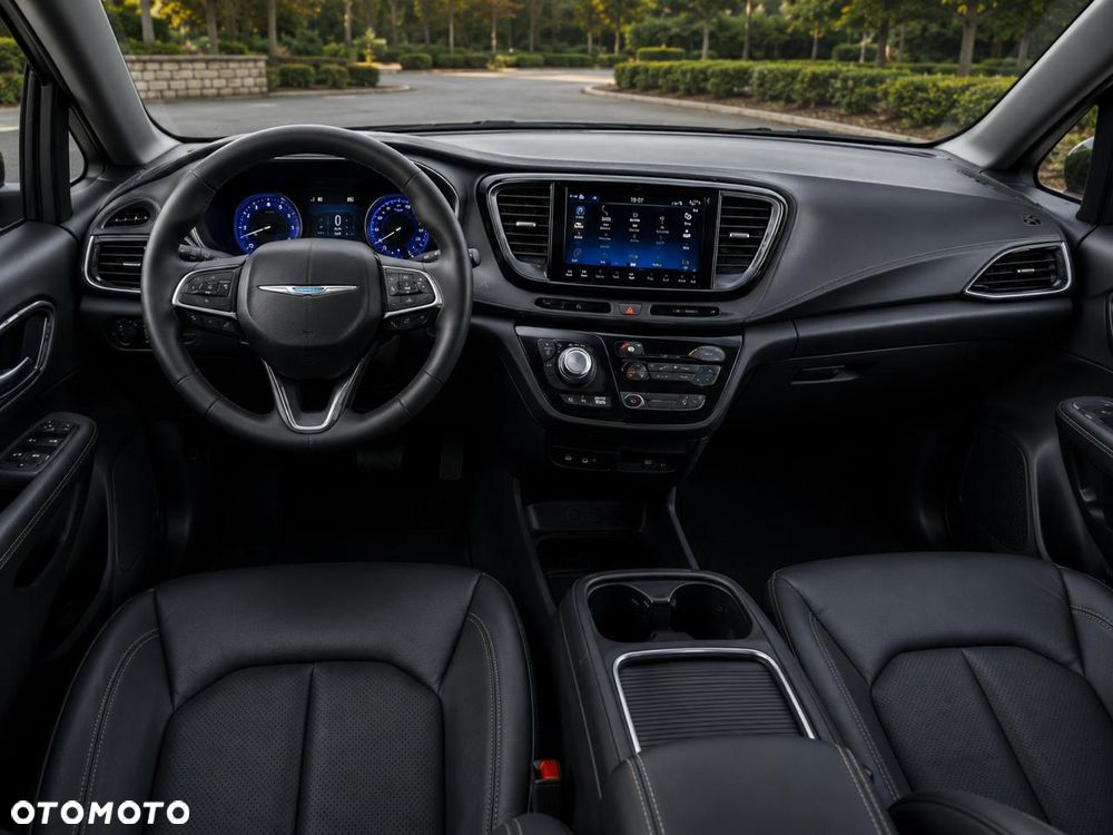 Chrysler Pacifica - 8
