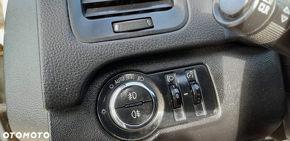 Opel Insignia - 29