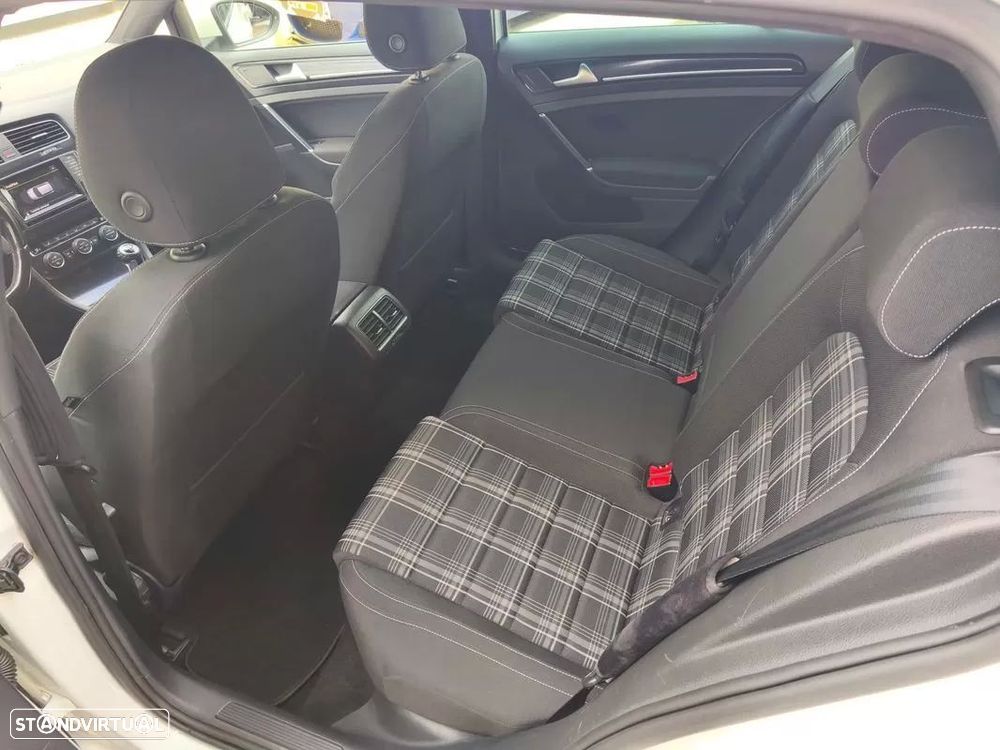 VW Golf 2.0 TDI GTD - 19