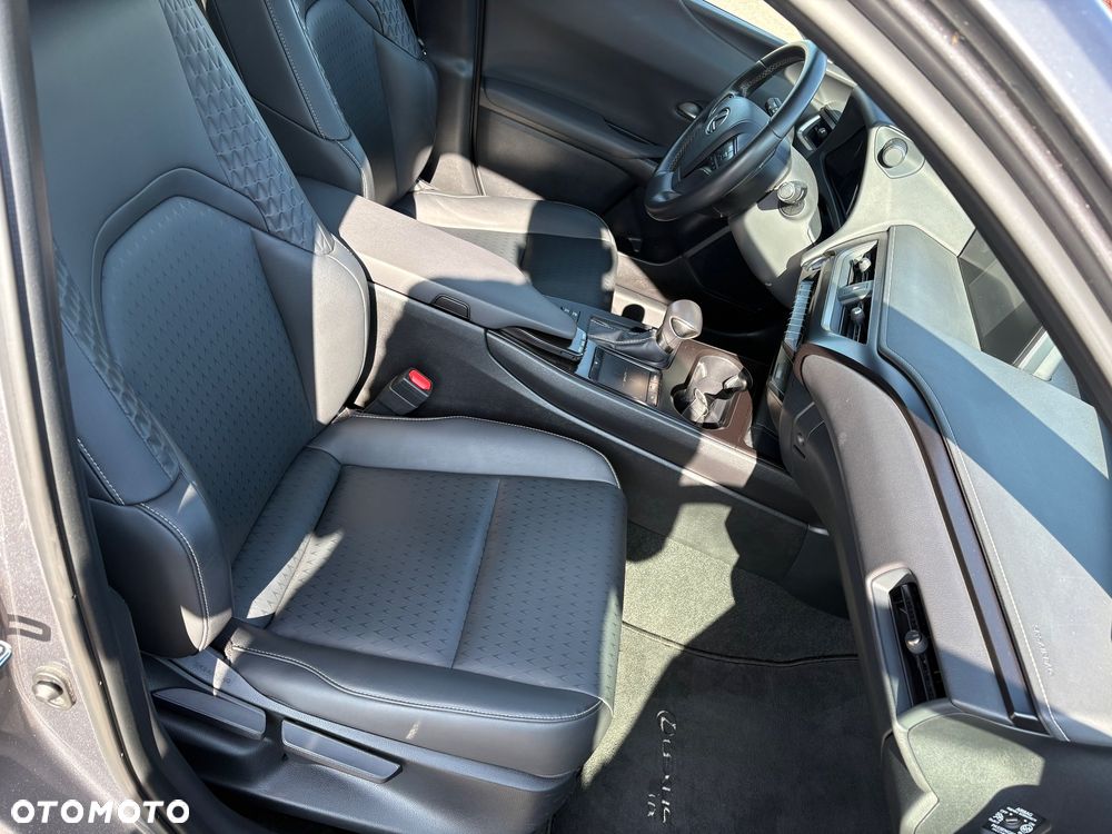 Lexus UX 250h GPF F Impression 2WD - 10