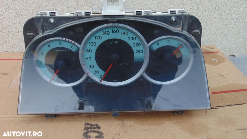 Ceasuri de bord Toyota Corolla Verso cod 83800-0F092A an 2004-2009 - 2