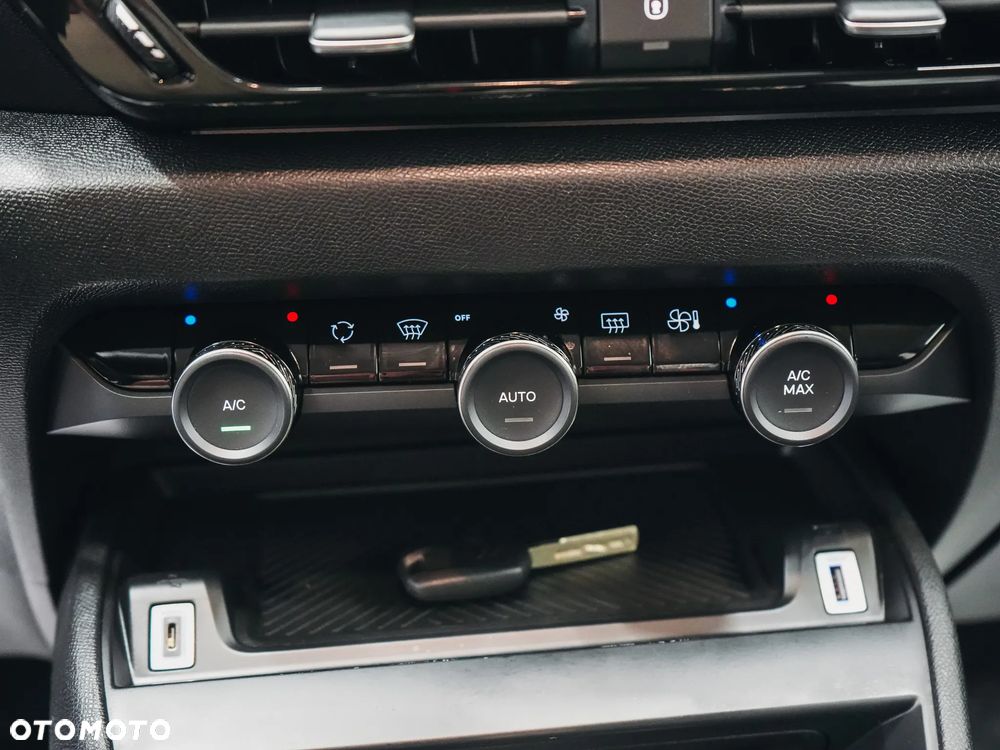 Citroën C4X PureTech 130 Stop&Start EAT8 FEEL PACK - 21