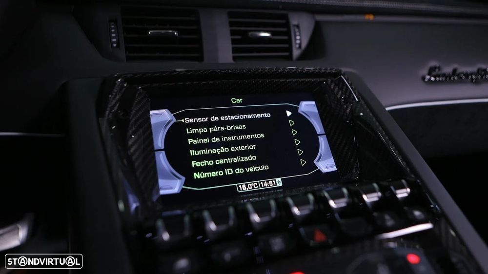 Lamborghini Aventador 6.5 V12 LP750-4 SV - 25