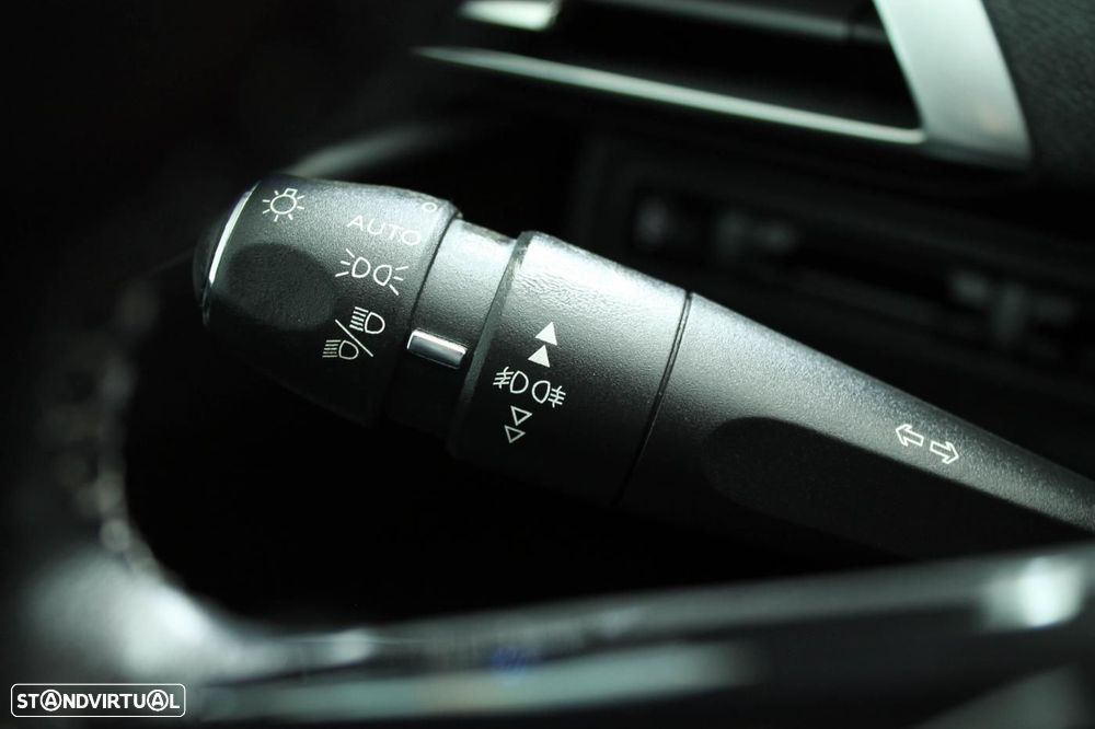 Peugeot 3008 1.5 BlueHDi Allure - 28