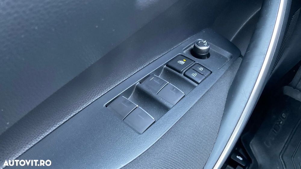 Toyota Corolla - 30