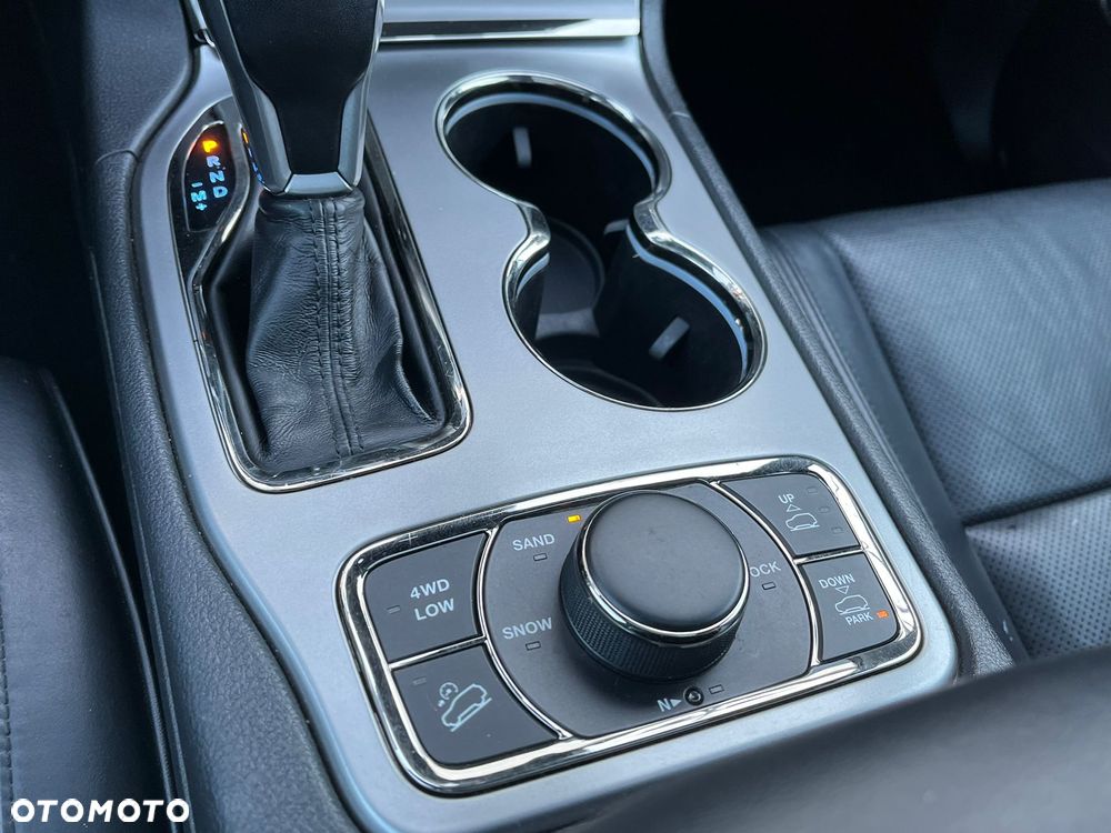 Jeep Grand Cherokee 5.7 V8 HEMI 4WD Automatik Overland - 25