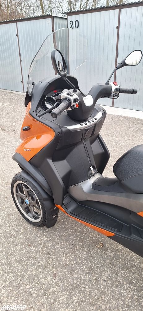 Piaggio MP-3 - 4