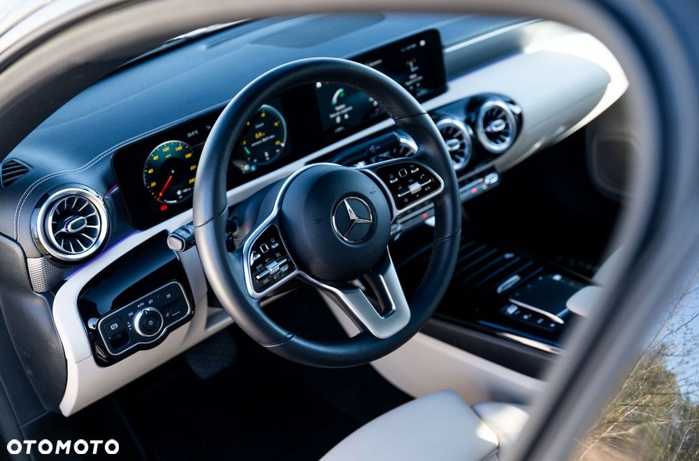 Mercedes-Benz CLA - 21