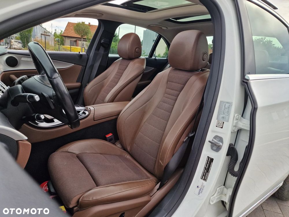 Mercedes-Benz Klasa E 220 d 4-Matic Business Edition 9G-TRONIC - 32