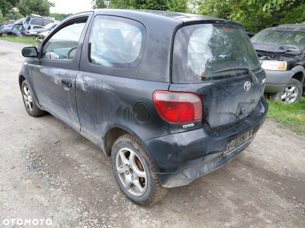 Części Toyota Yaris 3-drzwi 2002r 1.3 BENZYNA - 4