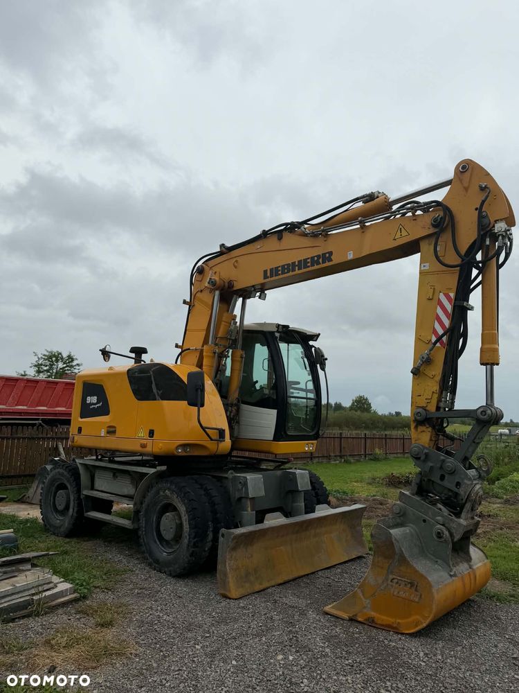 Liebherr A918 Compact - 1