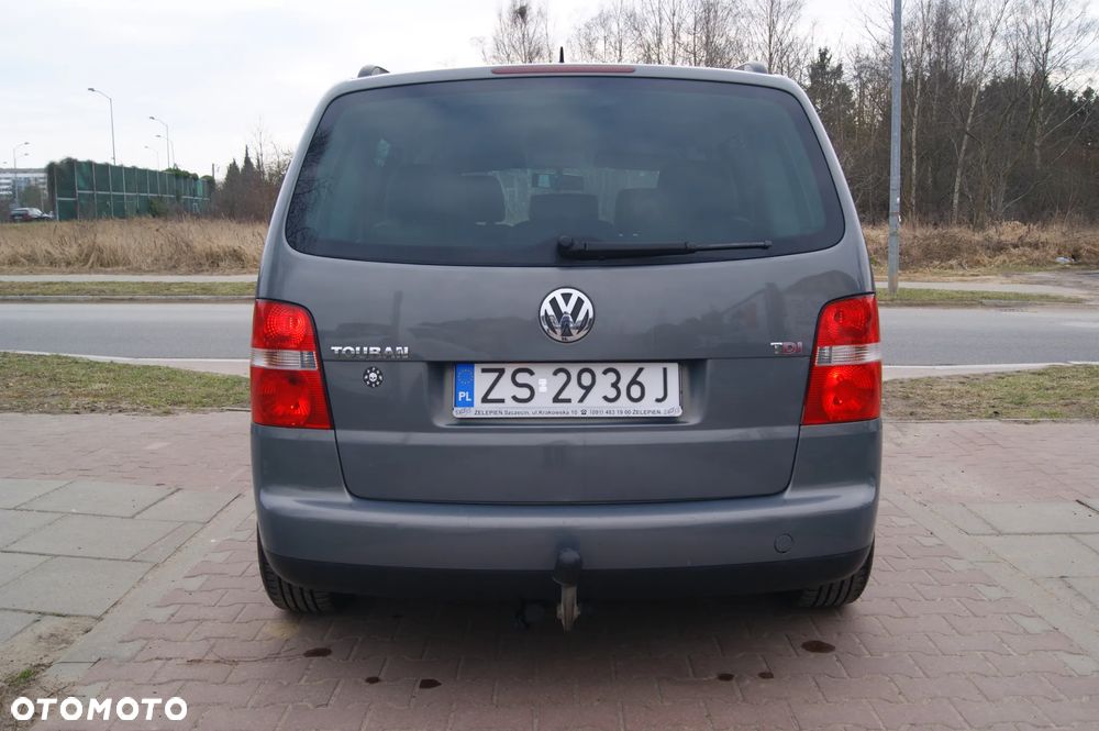 Volkswagen Touran 2.0 TDI Highline - 5