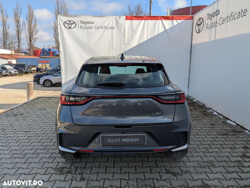 Lexus LBX 1.5 HEV 4x2 CVT Relax - 9