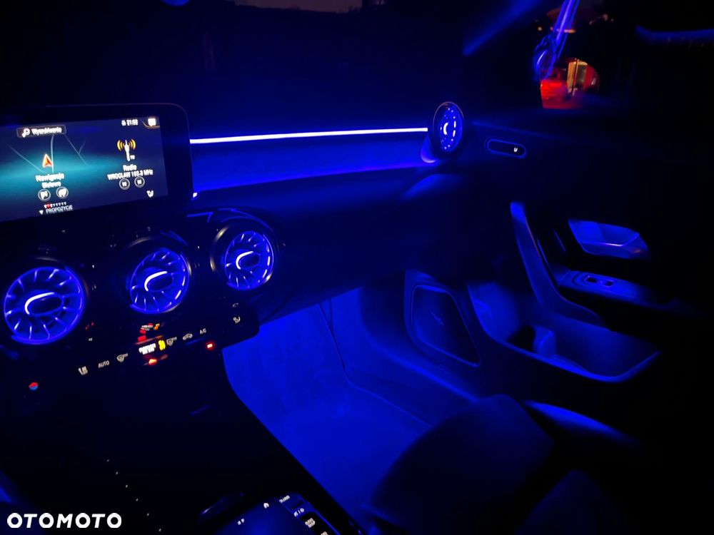 Mercedes-Benz CLA 220 7G-DCT - 16