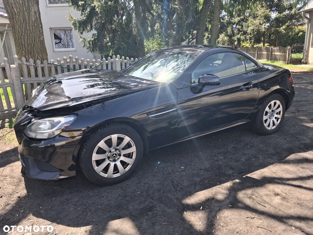 Mercedes-Benz SLC 180 - 3