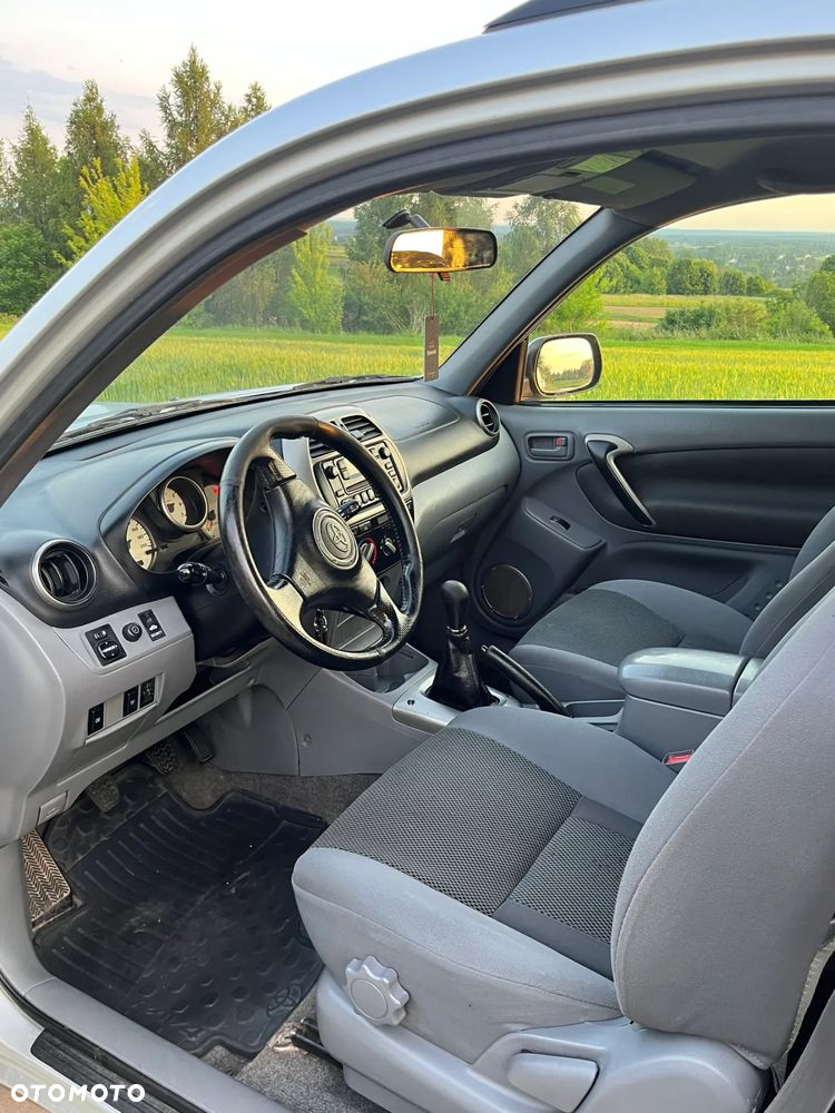 Toyota RAV4 - 11