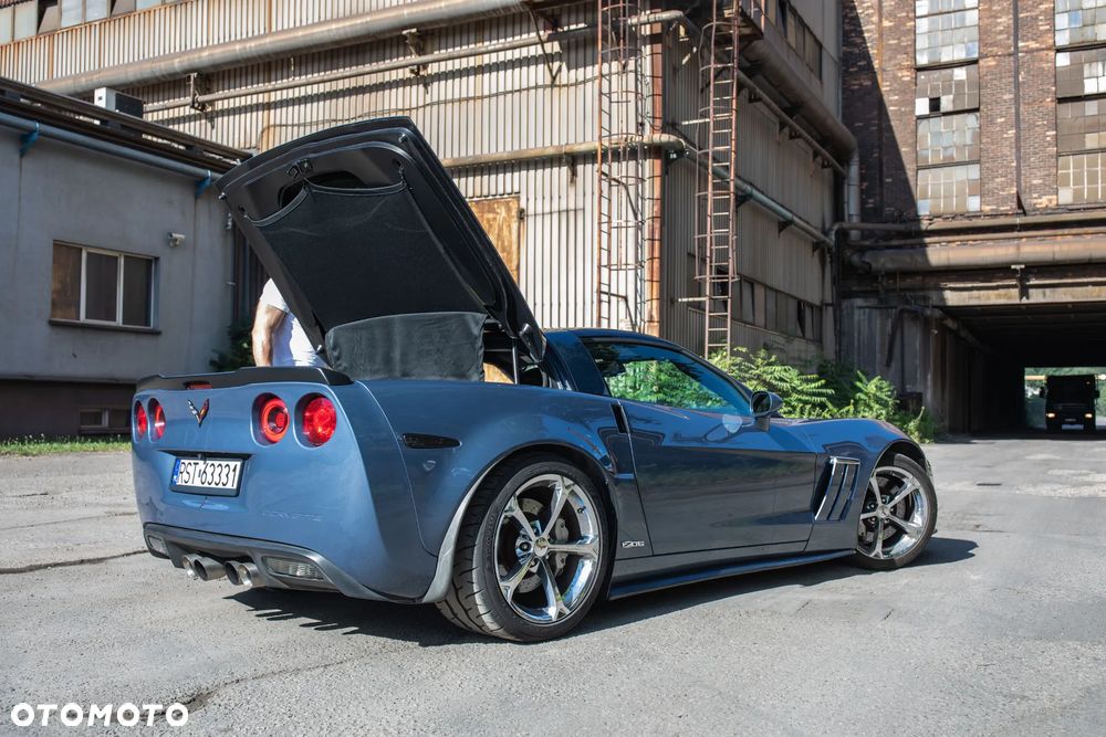 Chevrolet Corvette - 14