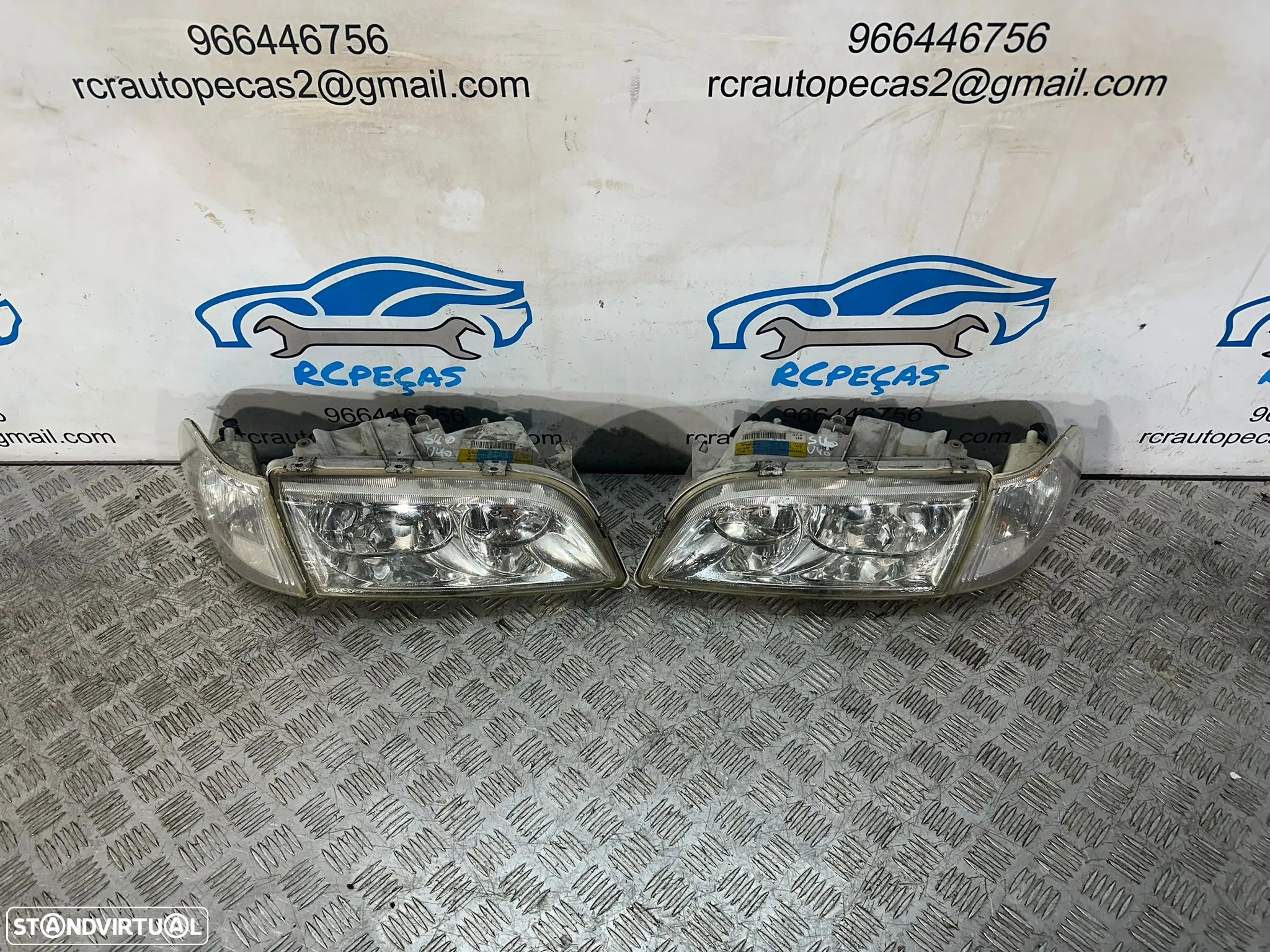 Conjunto Farois Oticas Esquerda Direita Originais Volvo V40 S40 1LG007861-35 1LG007861-36 2000 - 2004 - 4