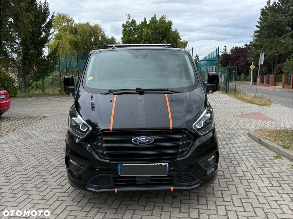 Ford Custom Sport - 3