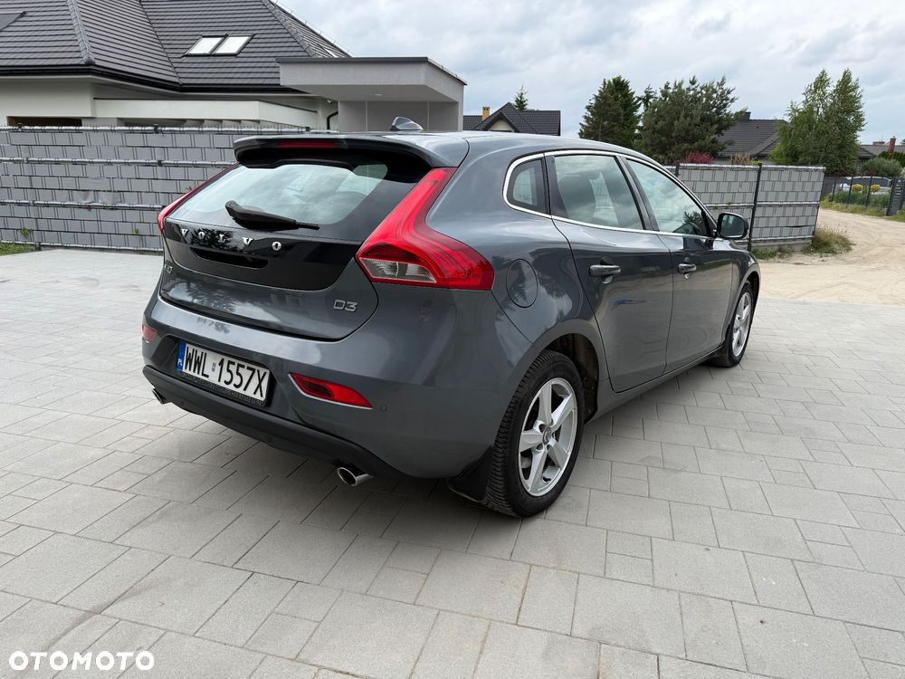 Volvo V40 D3 Momentum - 6