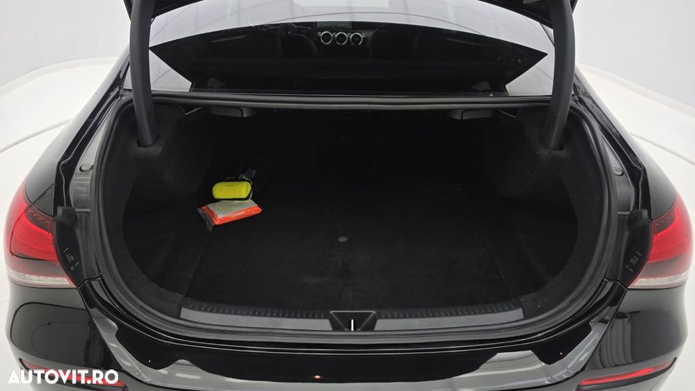 Mercedes-Benz A 200 Sedan 7G-DCT Lim. AMG Line Advanced Plus - 25