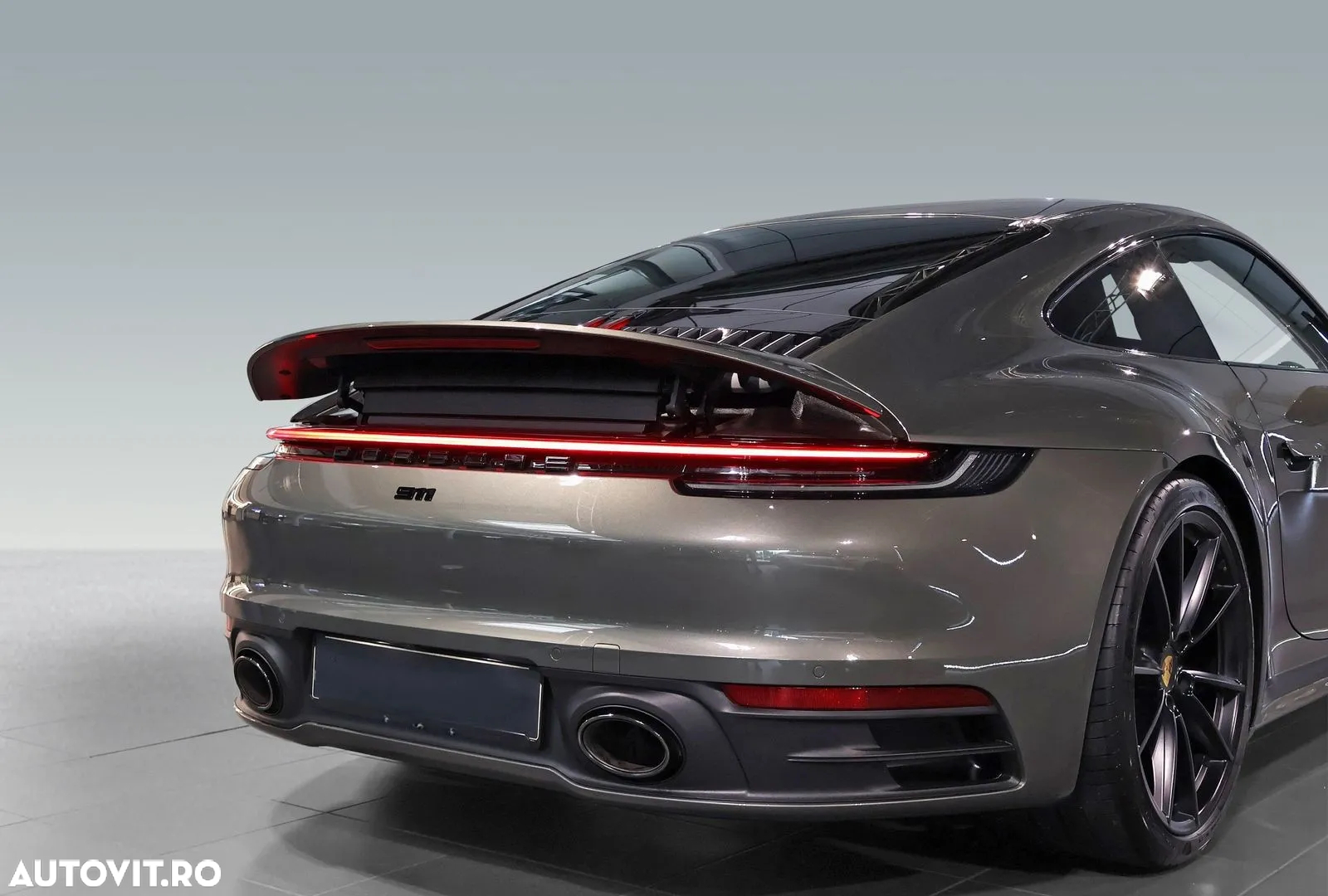 Porsche 911 Carrera 4S - 8