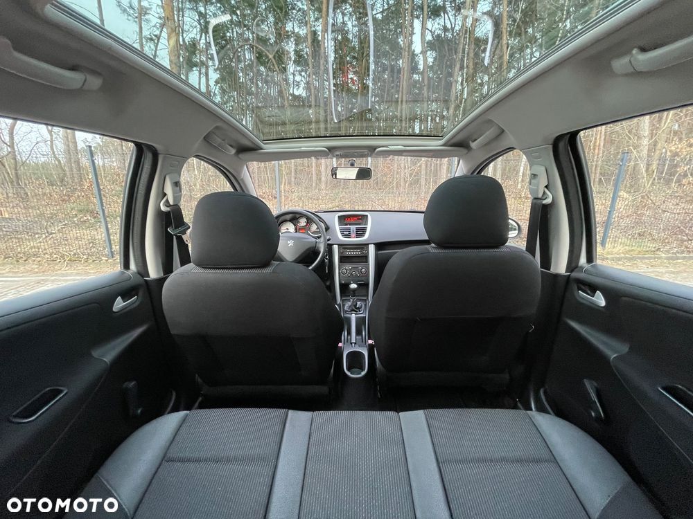 Peugeot 207 - 22